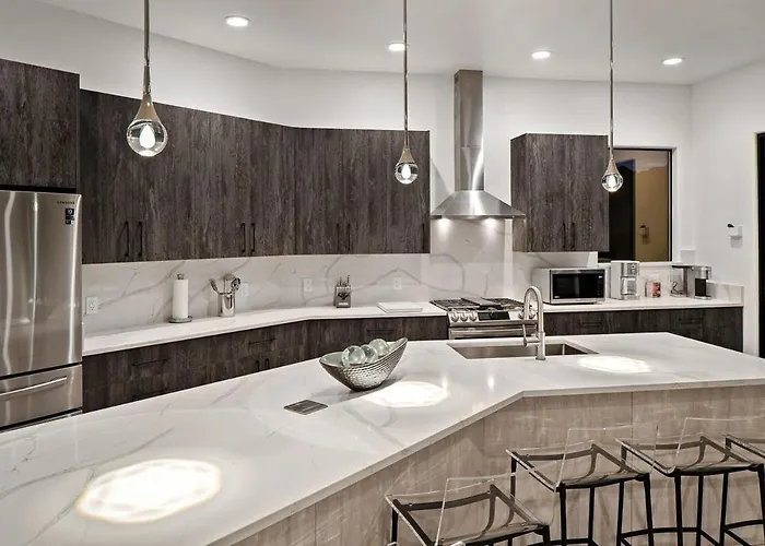 New Uptown Dream 4br Wow! Views! Pool&spa Dom wakacyjny