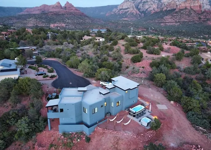 Dom wakacyjny New Uptown Dream 4br Wow! Views! Pool&spa *