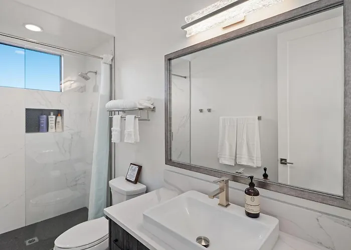 Dom wakacyjny New Uptown Dream 4br Wow! Views! Pool&spa
