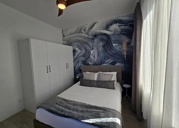 Dom wakacyjny New Uptown Dream 4br Wow! Views! Pool&spa