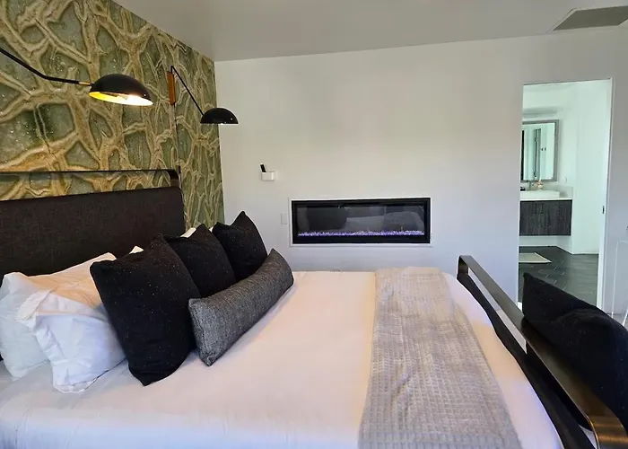 Dom wakacyjny New Uptown Dream 4br Wow! Views! Pool&spa